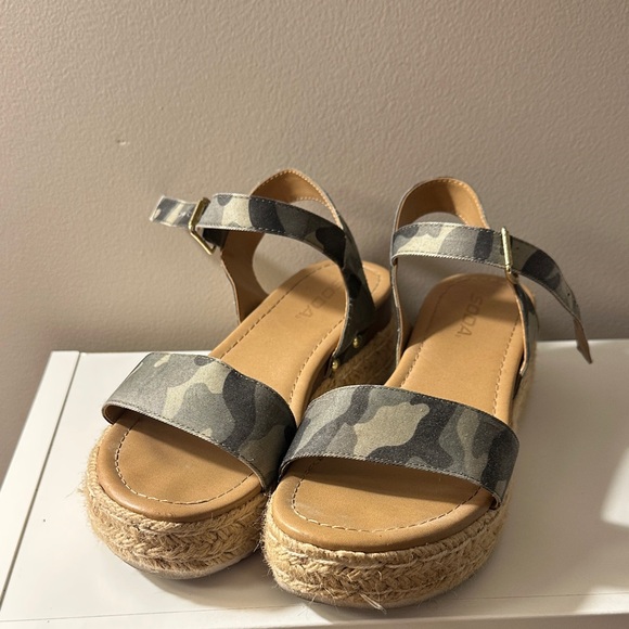 Soda Camo Espadrille Sandals - Picture 1 of 3